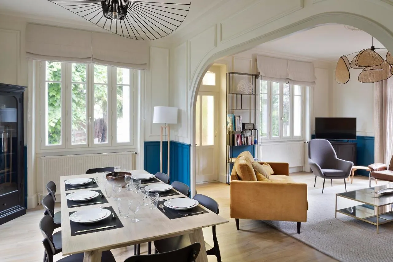 Villa Marlotte By Cocoonr - La Belle De Ντινάρ 0*,
